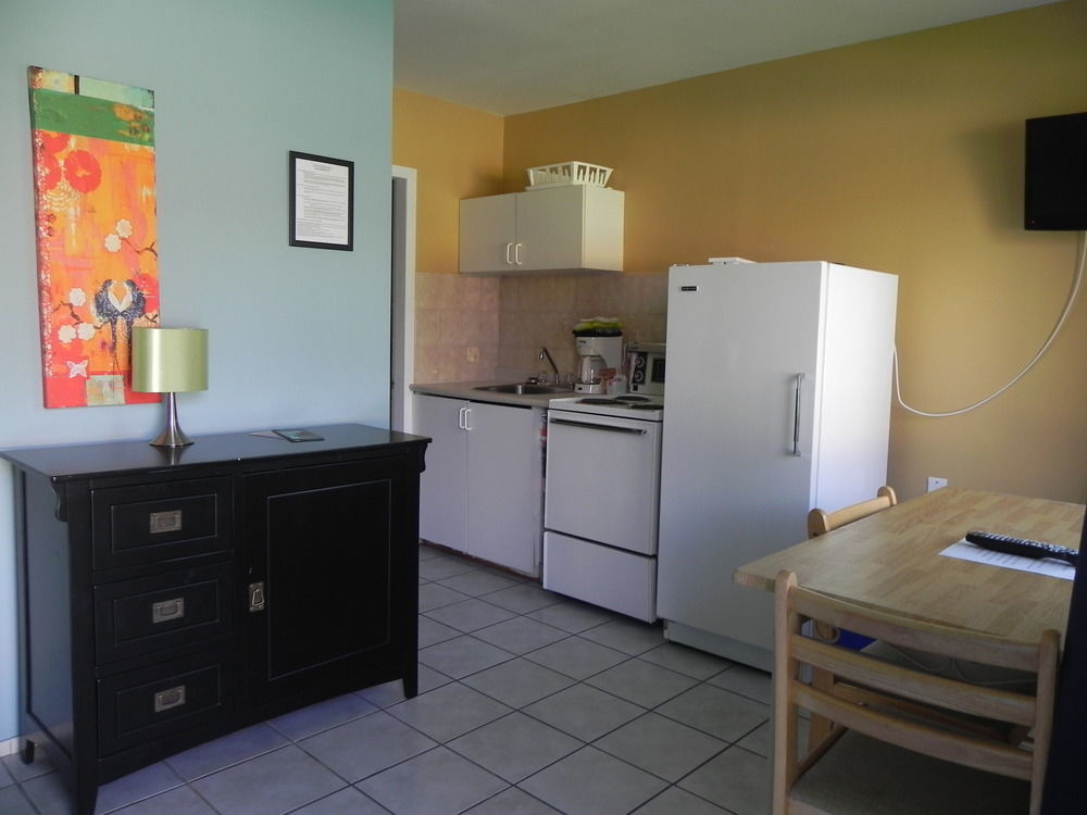 Naramata Courtyard Suites Exterior foto