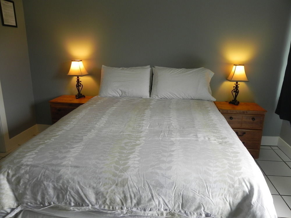 Naramata Courtyard Suites Exterior foto