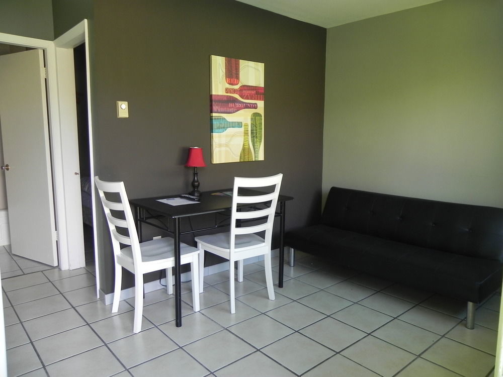 Naramata Courtyard Suites Exterior foto