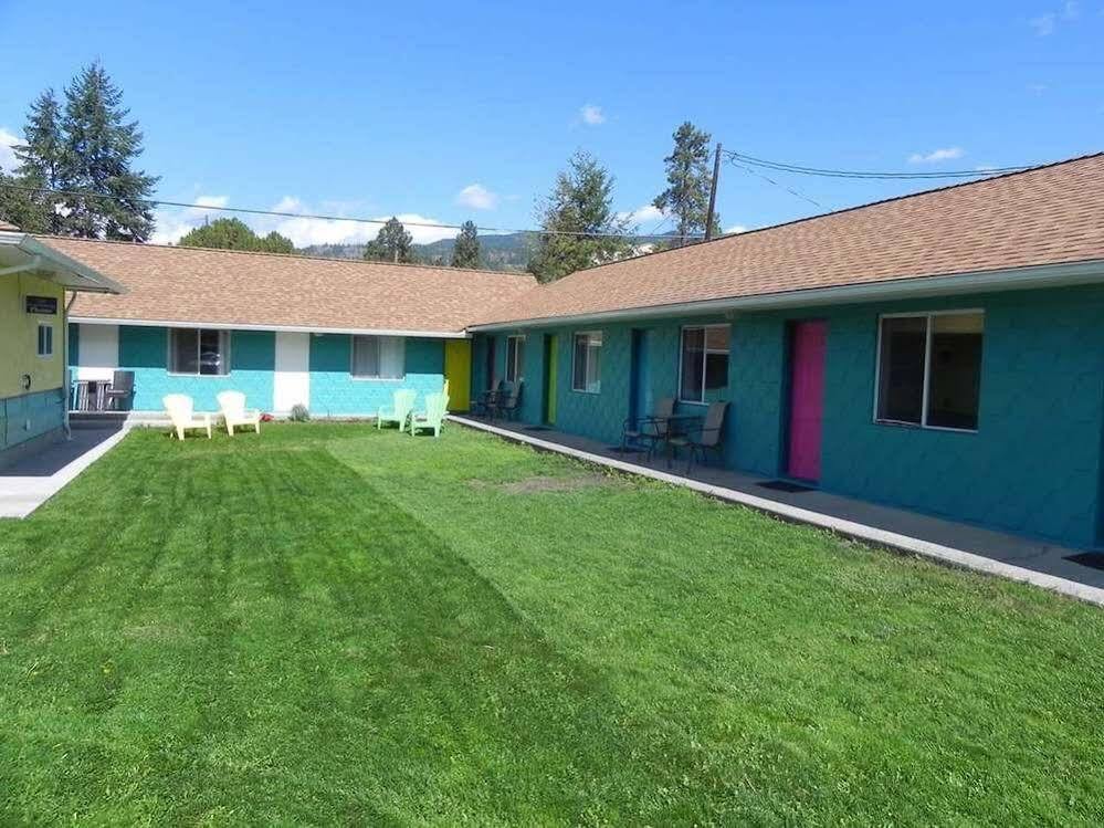 Naramata Courtyard Suites Exterior foto